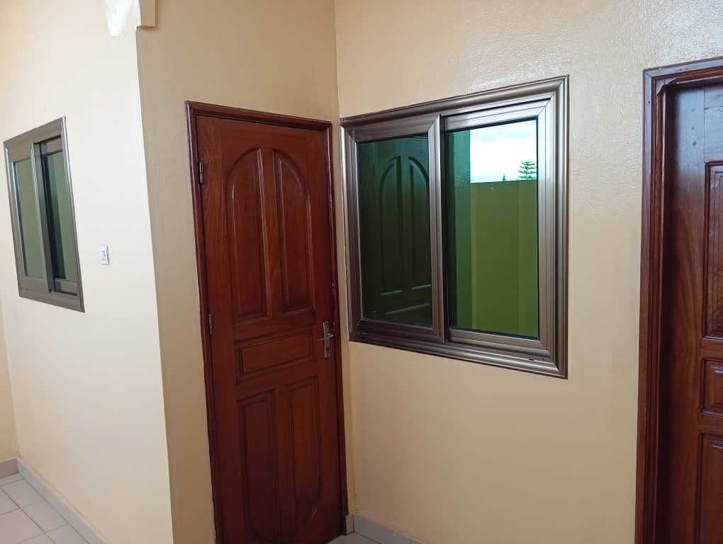  FIDJROSSÈ ADJAHA 02 CHAMBRES SALON MODERNE